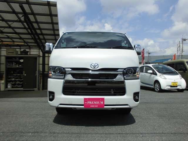 Toyota Hiace Van 3