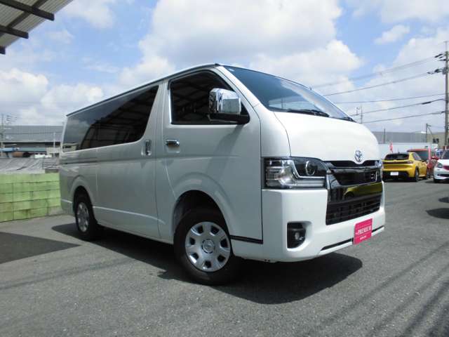Toyota Hiace Van 4