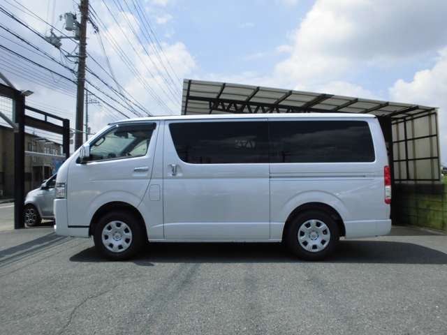 Toyota Hiace Van 5