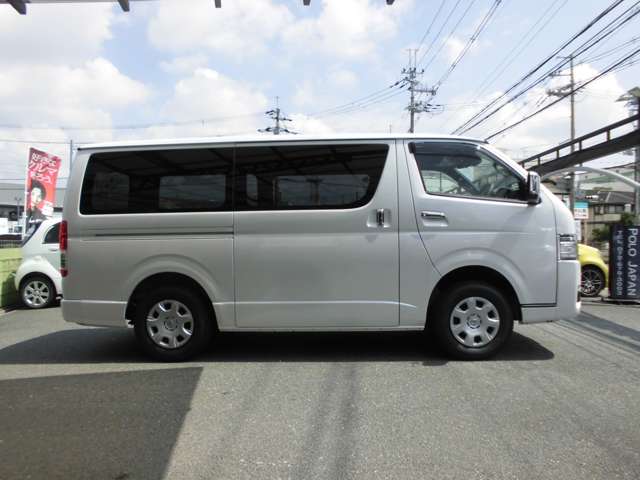 Toyota Hiace Van 6