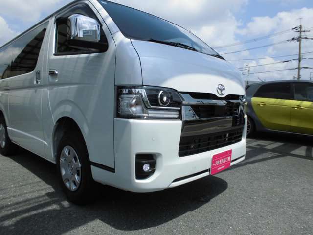 Toyota Hiace Van 10