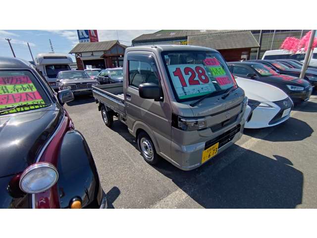 Nissan Clipper Truck 3