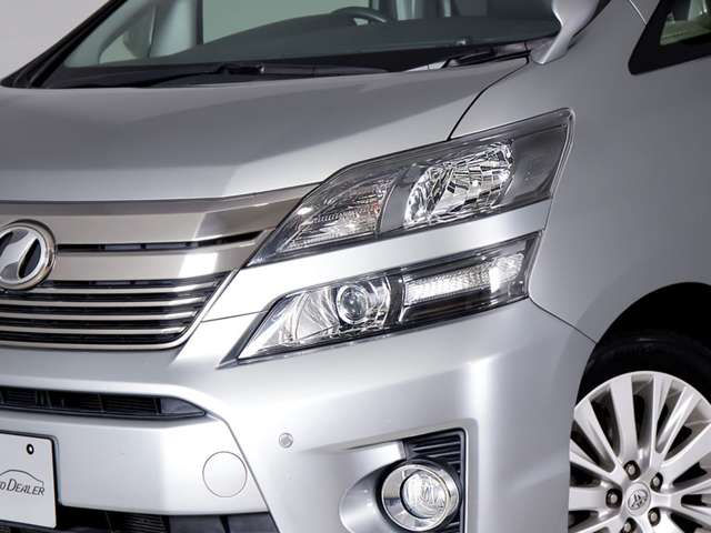 Toyota Vellfire 12