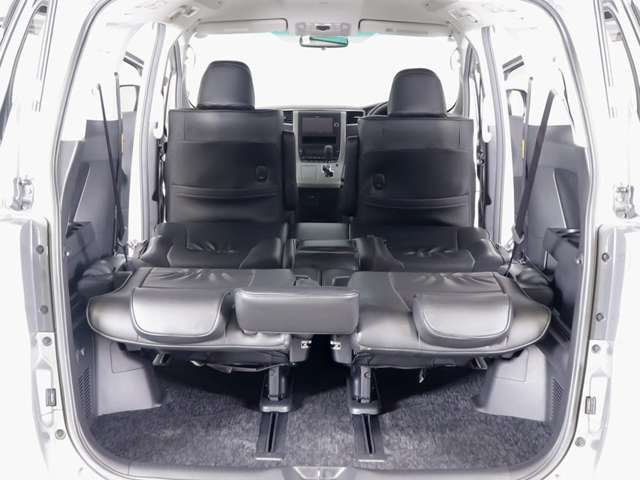 Toyota Vellfire 6