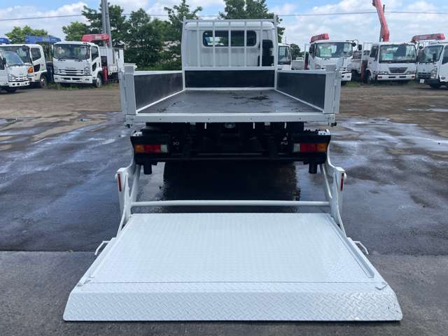 Mitsubishi Fuso Canter 9