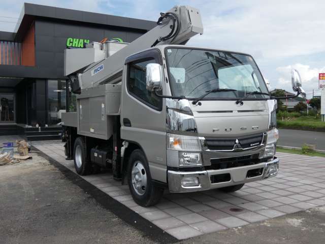 Mitsubishi Fuso Canter 4