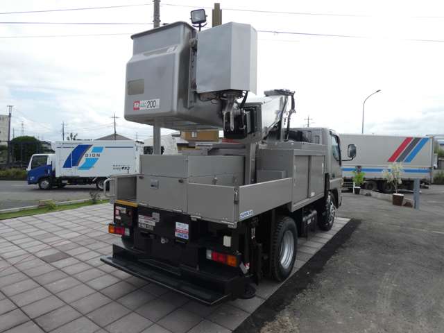Mitsubishi Fuso Canter 7