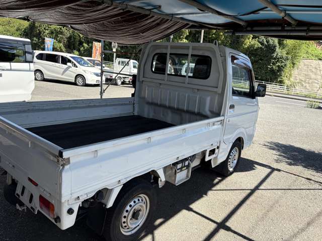 Nissan NT100 Clipper 6