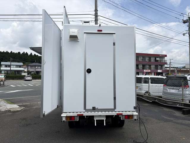 Mazda Bongo Truck 4