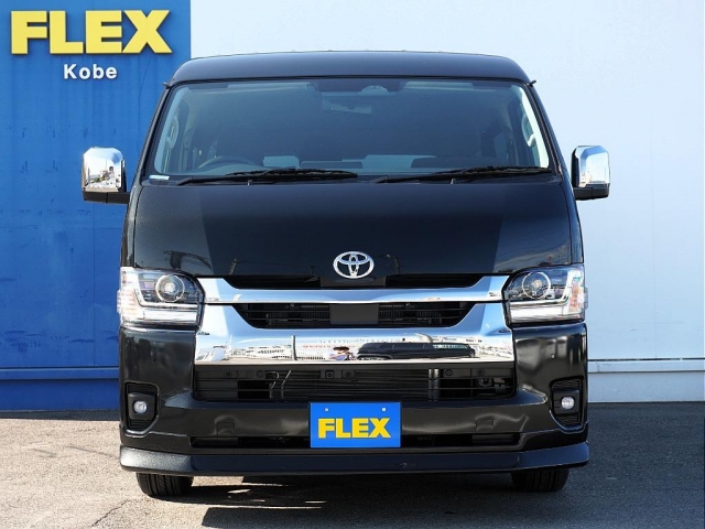 Toyota Hiace 7