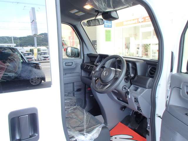 Honda N-VAN 8