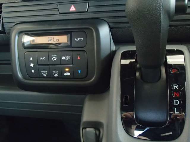 Honda N-VAN 10