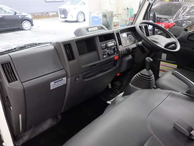 Isuzu Elf 12