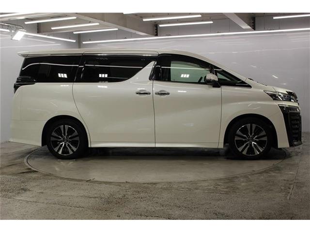 Toyota Vellfire 5