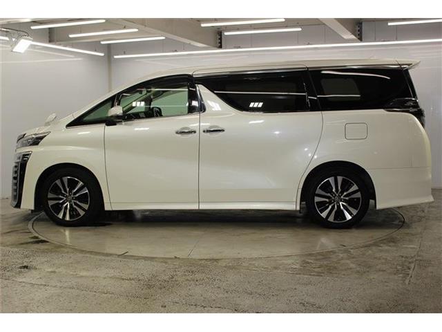 Toyota Vellfire 9