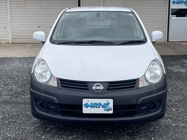 Nissan AD 5