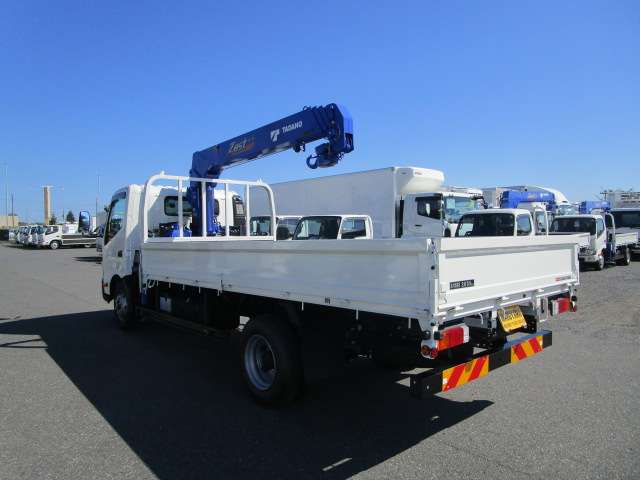 Hino Dutro 3