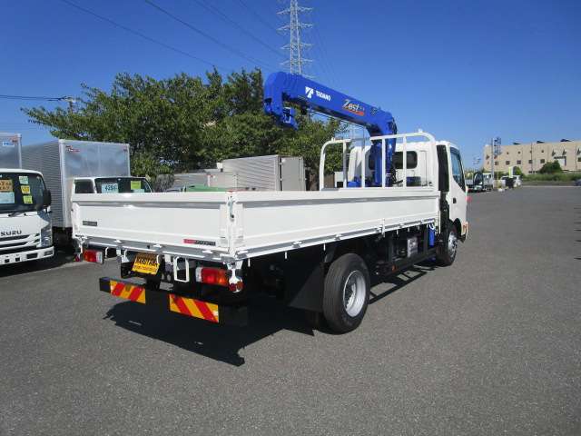 Hino Dutro 4