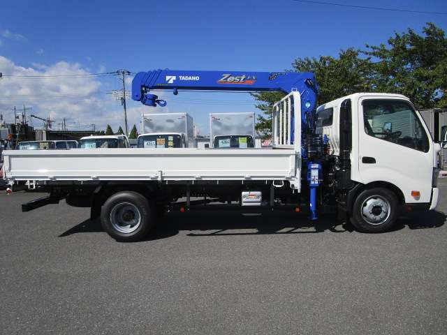 Hino Dutro 7