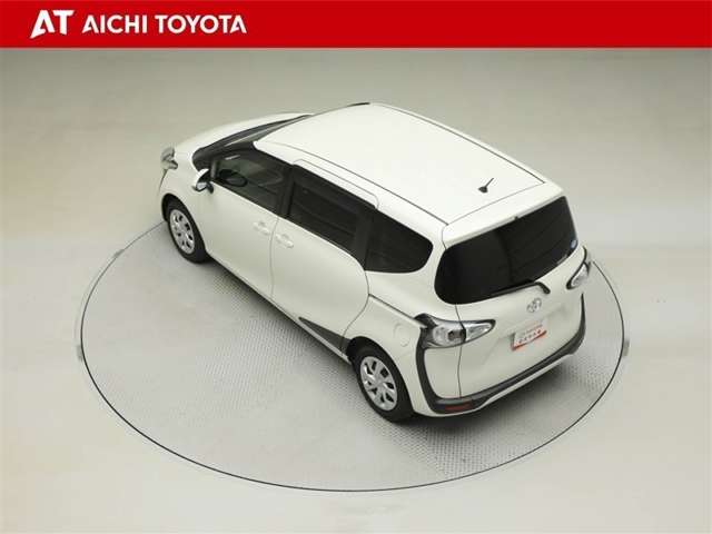 Toyota Sienta 12