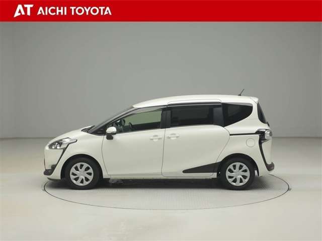 Toyota Sienta 3