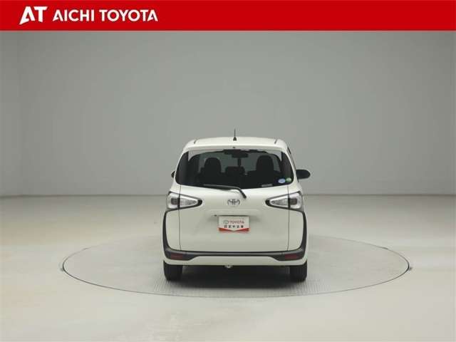 Toyota Sienta 5
