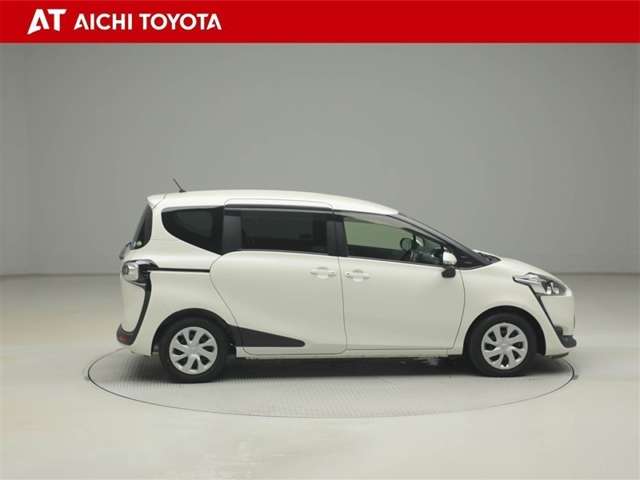 Toyota Sienta 7