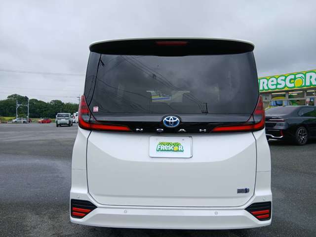 Toyota Noah 9