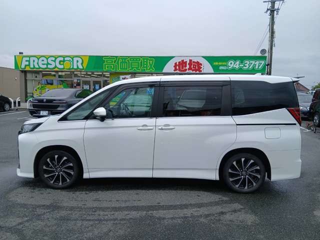 Toyota Noah 10