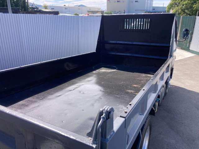 Mitsubishi Fuso Canter 9