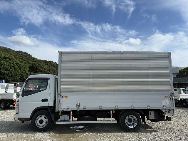 Mitsubishi Fuso Canter 4