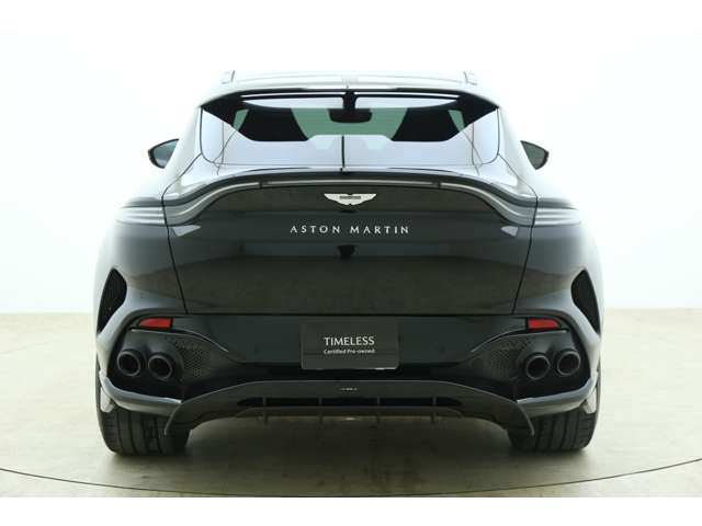 Aston Martin DBX 7
