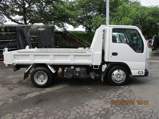 Isuzu Elf 7