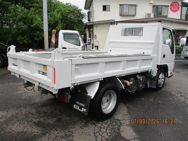 Isuzu Elf 8