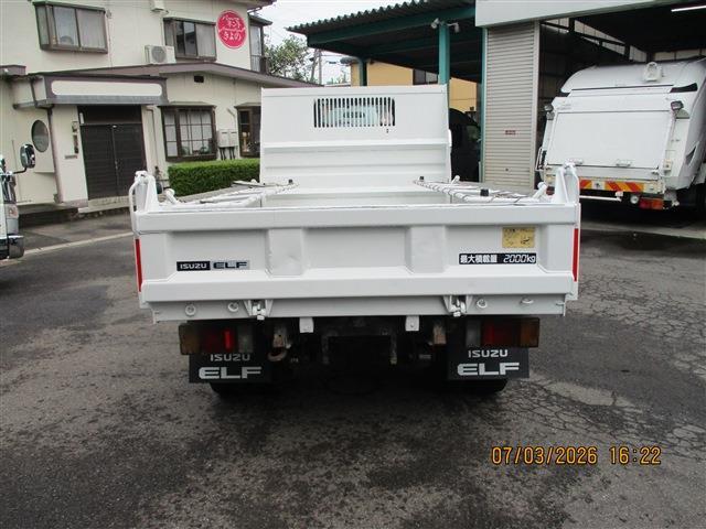 Isuzu Elf 9