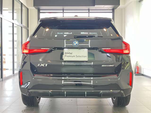 BMW iX1 8