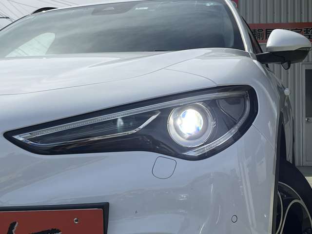 Alfa Romeo Stelvio 5