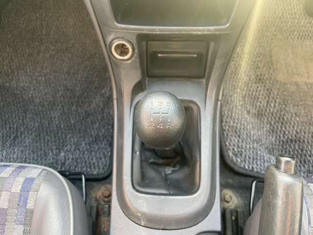 Mazda Familia Van 4