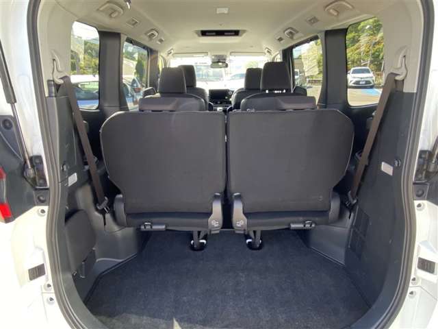 Toyota Noah 7