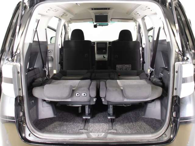 Toyota Vellfire 8