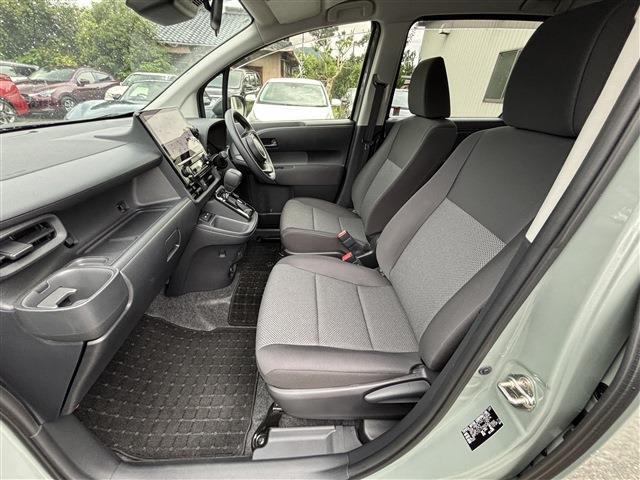 Toyota Sienta 5