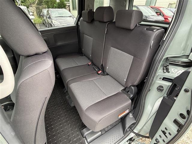 Toyota Sienta 6