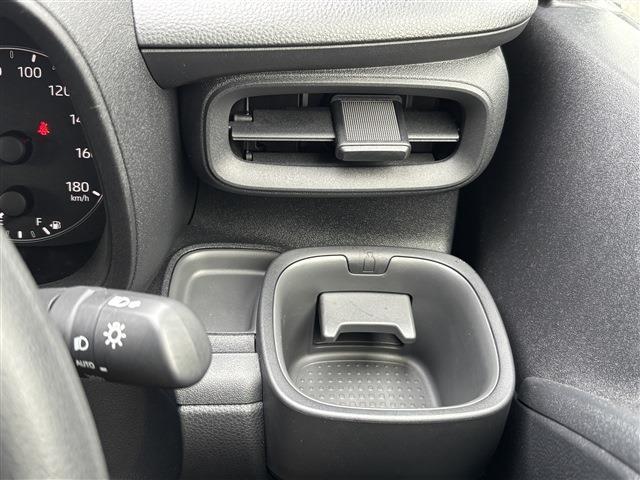 Toyota Sienta 10