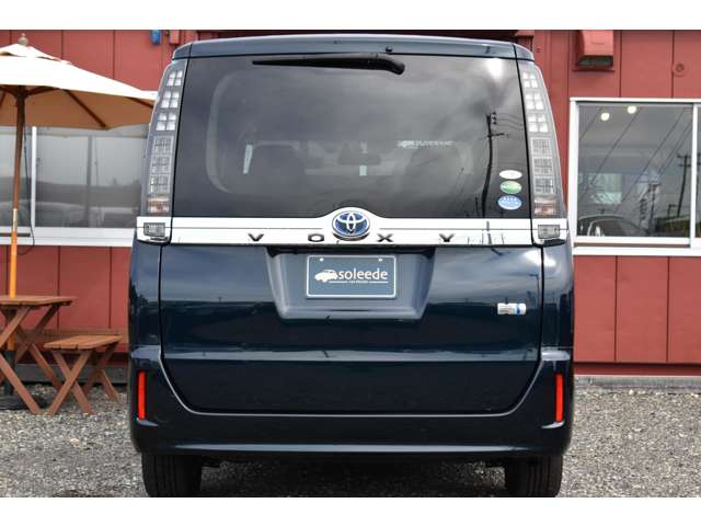 Toyota Voxy 12