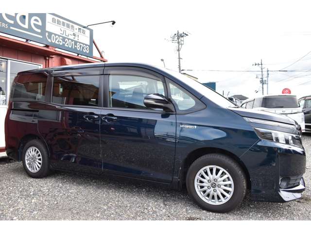 Toyota Voxy 6