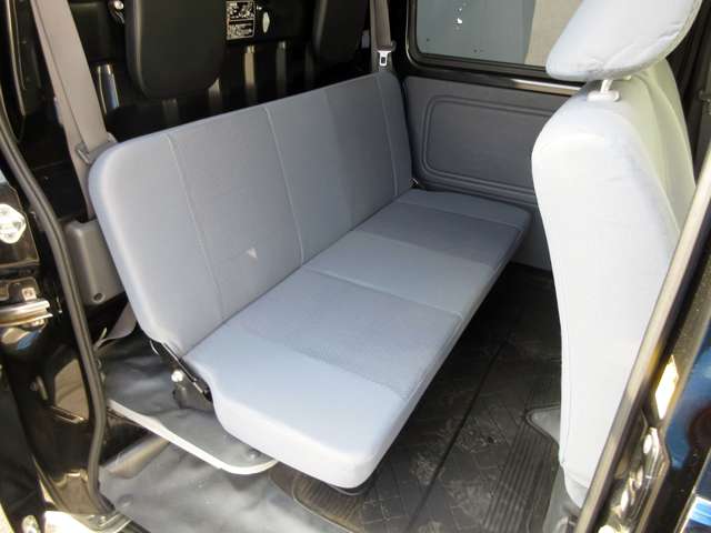 Daihatsu Hijet Deck Van 11