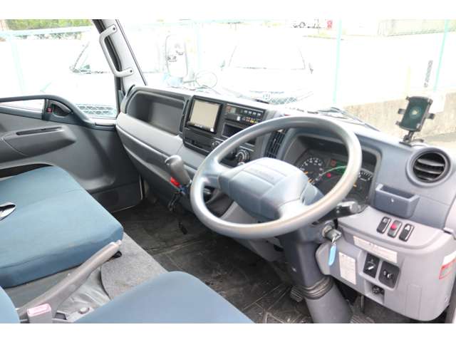 Mitsubishi Fuso Canter 2