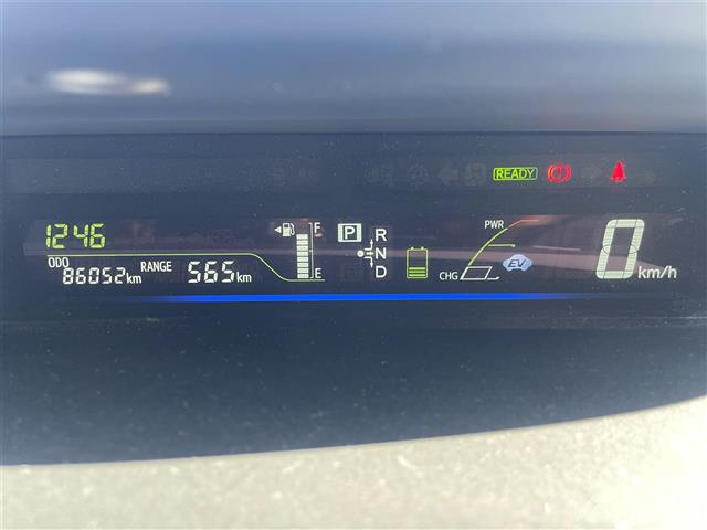 Toyota Prius α 8