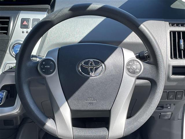 Toyota Prius α 9