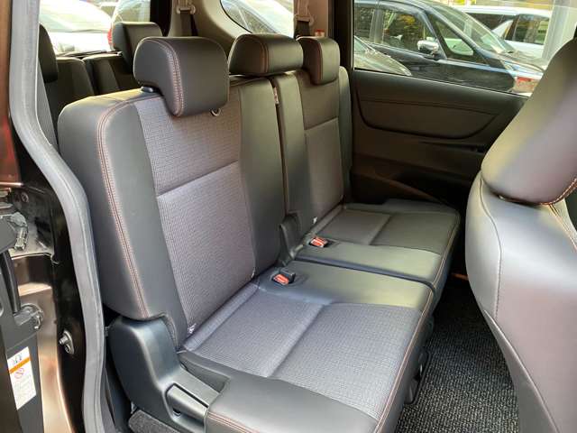 Toyota Sienta 11
